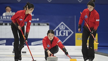 升班马的艰 升班马的艰